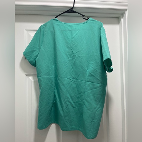 Figs scrubs - Picture 3 of 6